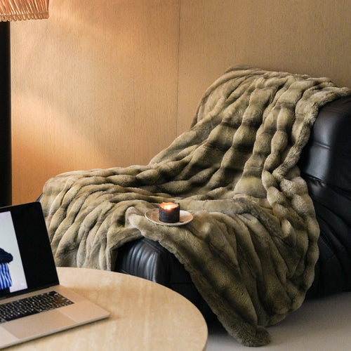 Amerikanische Luxus-Fleece-Decke mit Kaninchenfell-Optik
