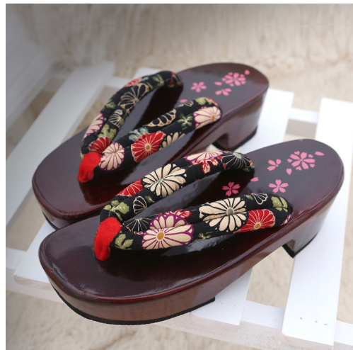 Japanische Holzsandalen mit Stoffoberteil – Bild 13 | LuxeStyle