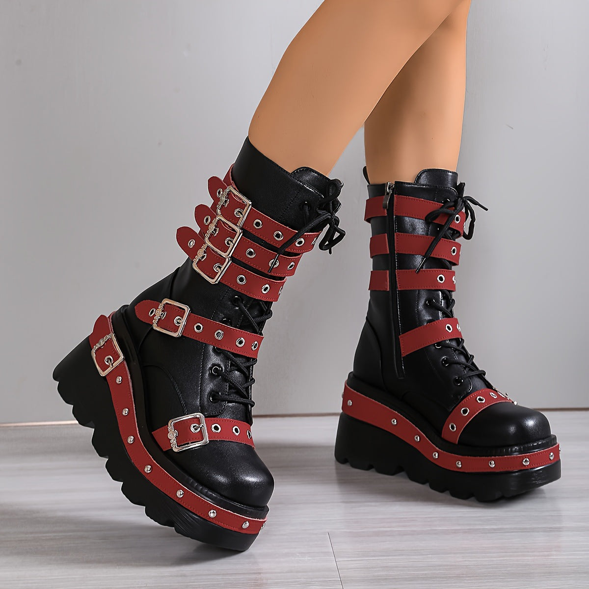 Kniehohe Damenstiefel mit stabilem Blockabsatz, punk-inspiriert und mu