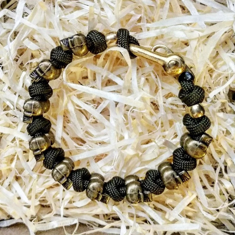 Personalisiertes geflochtenes Totenkopf-Armband