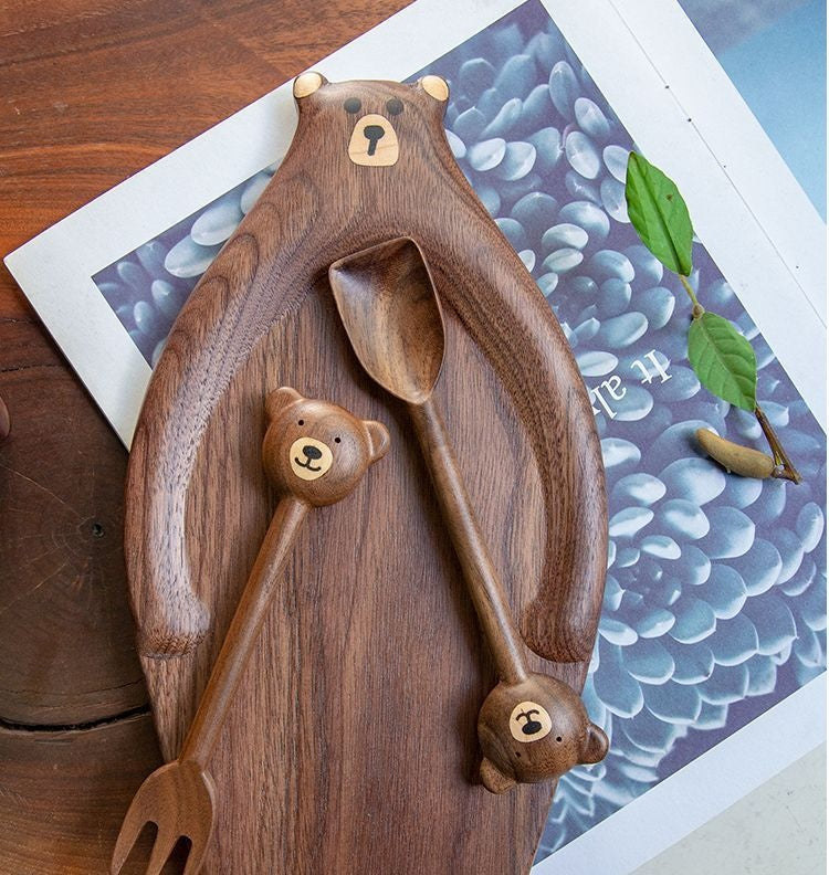 Tierisches Serviertablett aus Holz