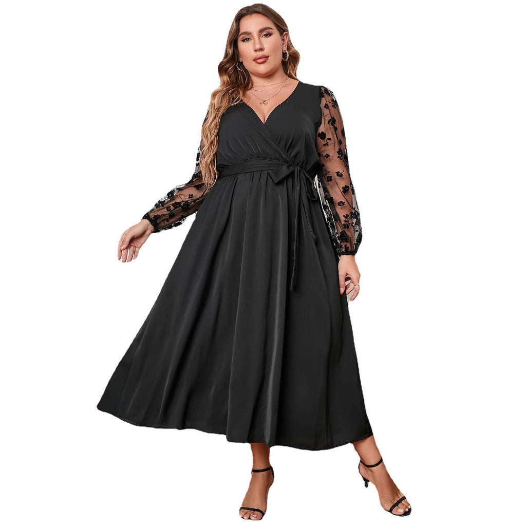 Elegantes Strickkleid mit geometrischem Muster