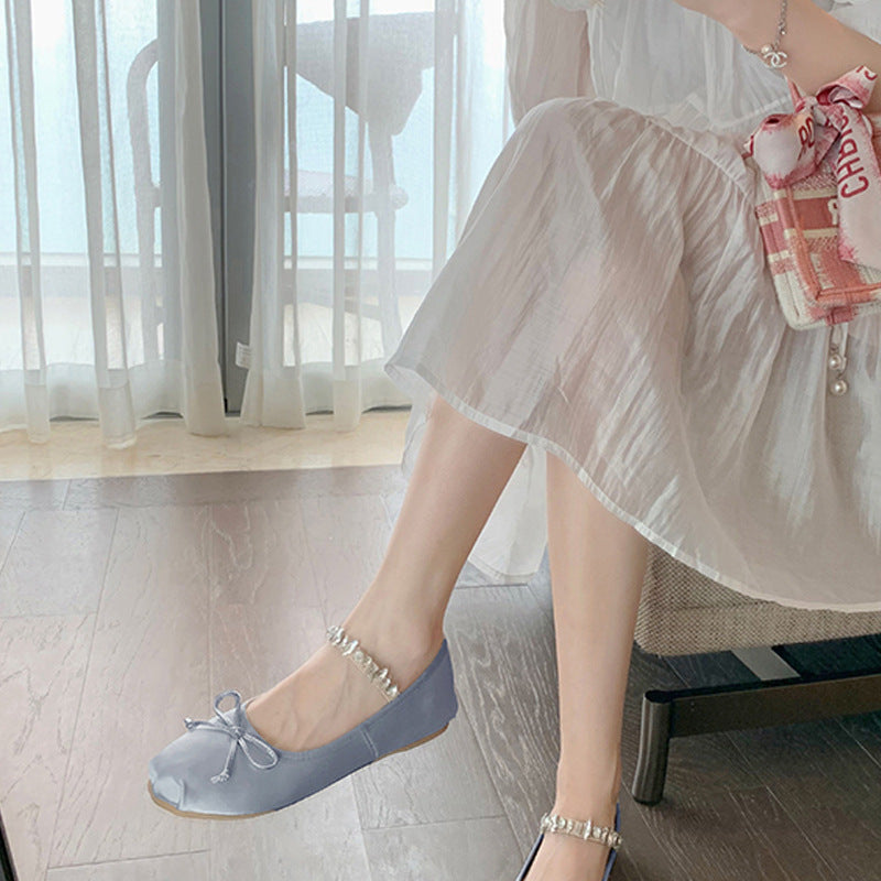 Superweiche Satin-Ballerinas mit Strass – Bild 3 | LuxeStyle