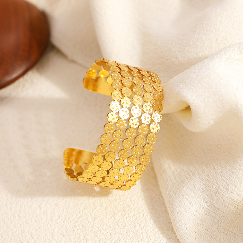 Retro-Armband mit Tupfen und breitem Band