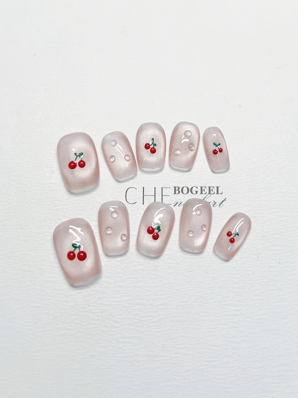 Handgemalte Cherry-Nägel