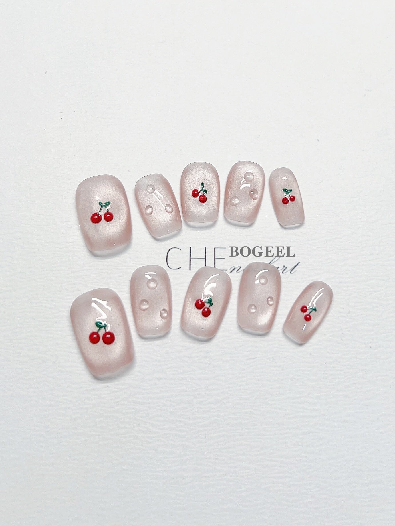 Handgemalte Cherry-Nägel