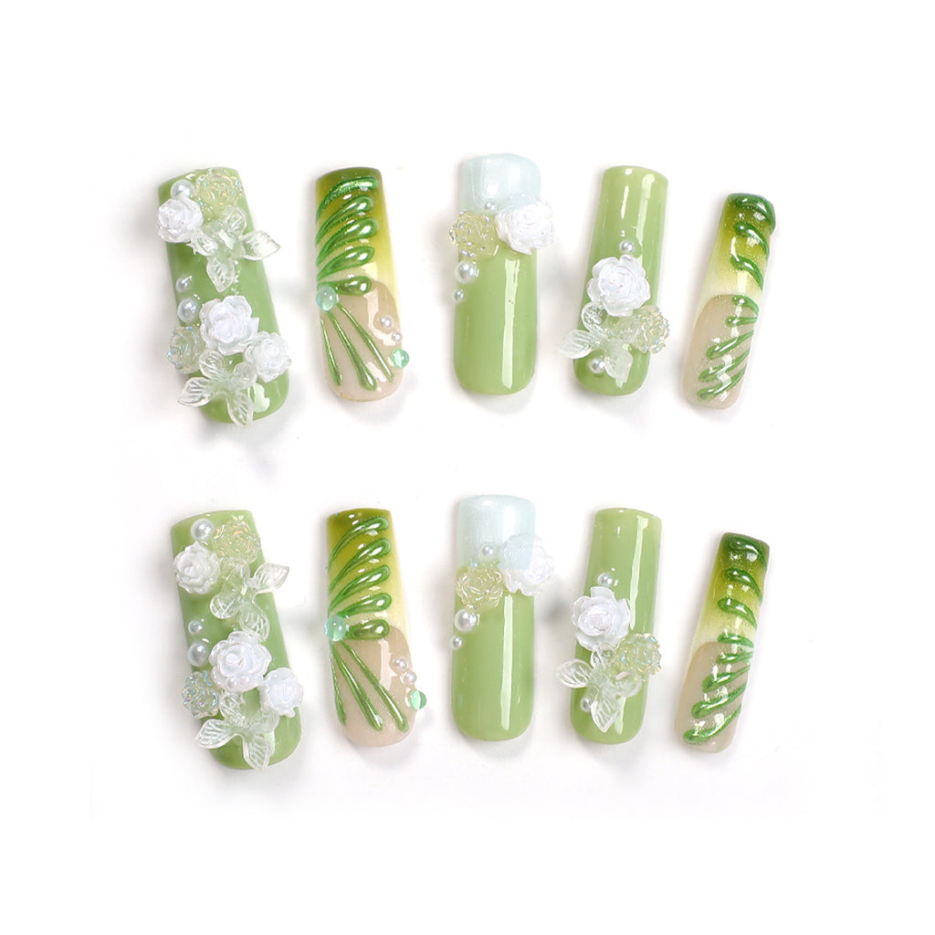 Handgemachte Herz-Nägel mit Diamanten – Bild 5 | LuxeStyle