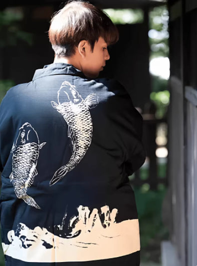 Gestepptes Baumwoll-Homewear-Shirt mit Koi-Print – Bild 4 | LuxeStyle