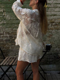 Florales Spitzen-Set: Oversized Hemd & Shorts