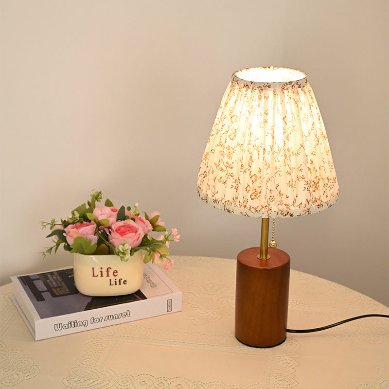 Holzlampe mit Kordelzug – Retro‑Stil – Bild 6 | LuxeStyle
