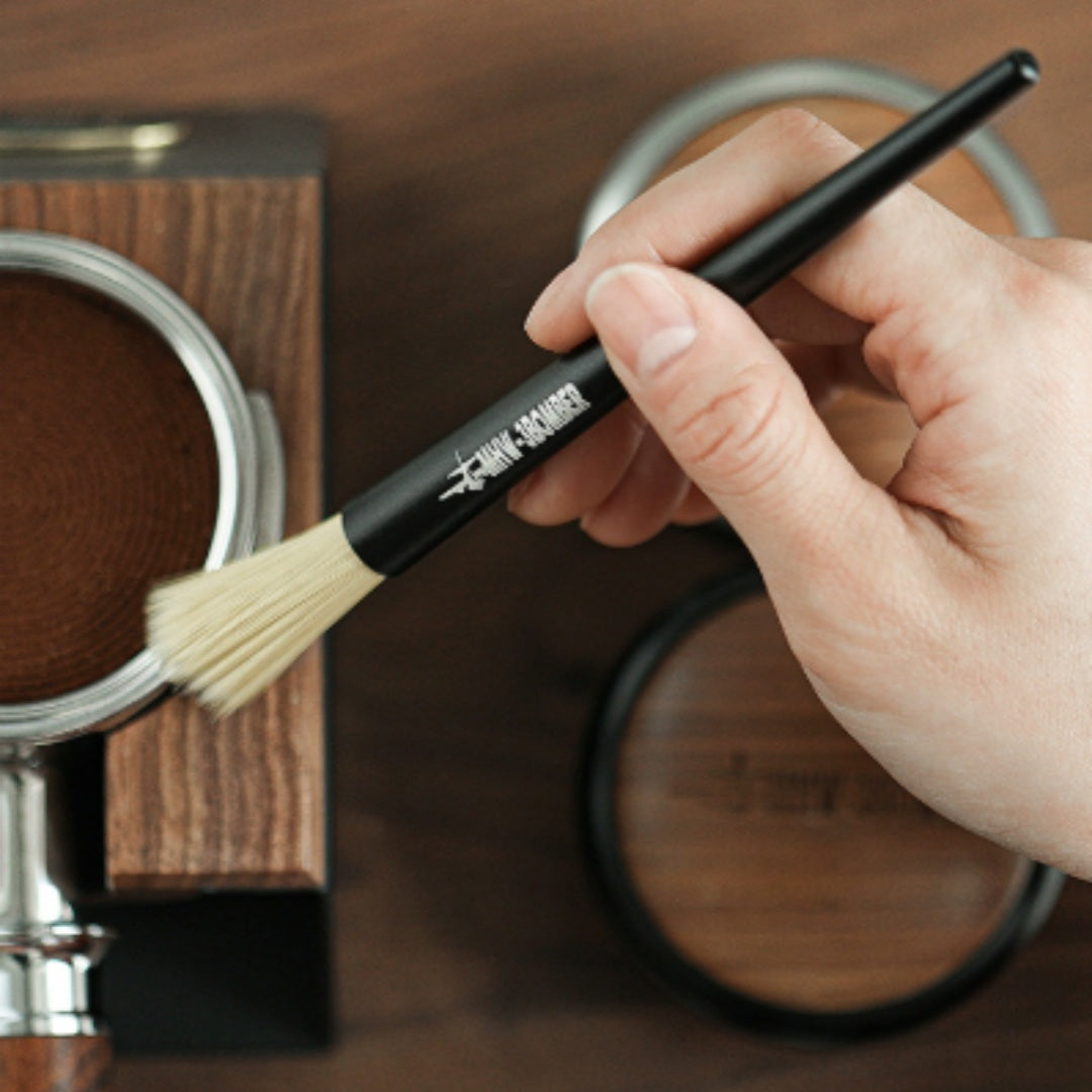 Kaffeemühlen-Reinigungsbürste aus Aluminiumlegierung – Bild 4 | LuxeStyle