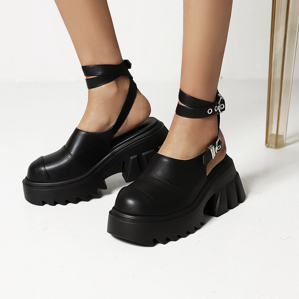 Sandalen mit gekreuzten Riemen, Plus Size – Bild 5 | LuxeStyle