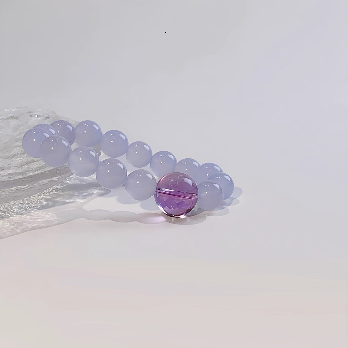 Armband mit Blauem Chalcedon & Brasilianischem Amethyst – Bild 2 | LuxeStyle