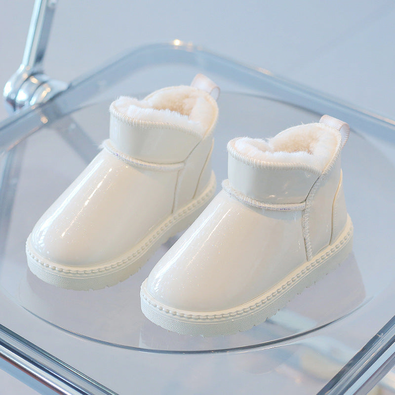 Warme Kinder-Stiefeletten mit glänzenden Akzenten – Bild 9 | LuxeStyle