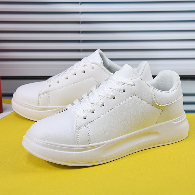 Weisse Sneaker aus Kunstleder – Bild 7 | LuxeStyle
