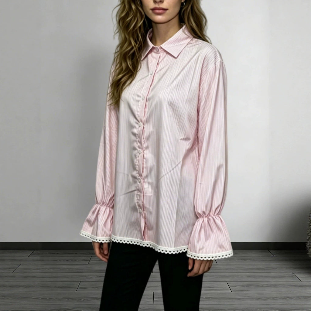 Langarmshirt mit Spitzenbesatz und ausgestellten Ärmeln