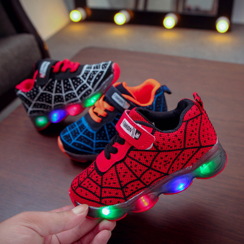 Kinder-Sneaker mit LED-Lichtern – Bild 3 | LuxeStyle