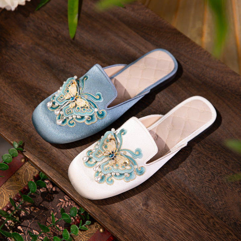 Butterfly Mule mit Perlen und Stickerei