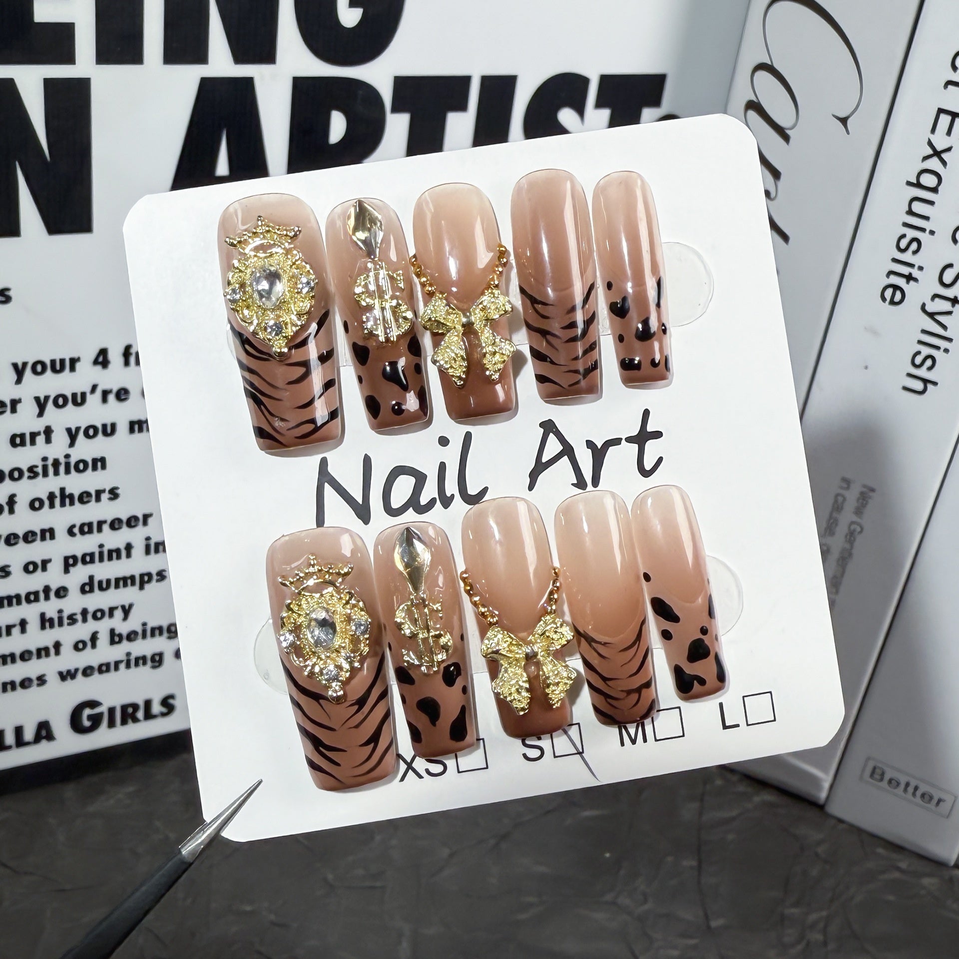 Eis-Transparent Leopard Print Fake Nails