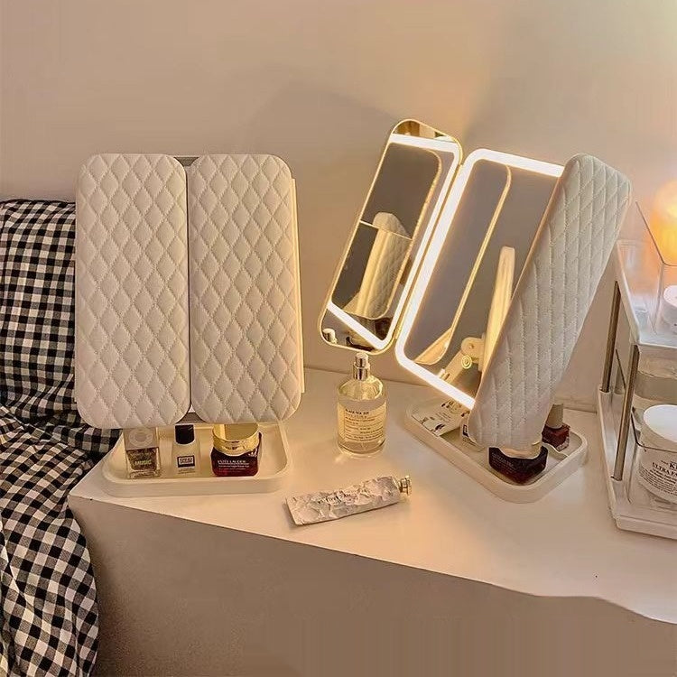 Dreifach LED-Makeup-Spiegel mit USB-Ladefunktion – Bild 2 | LuxeStyle