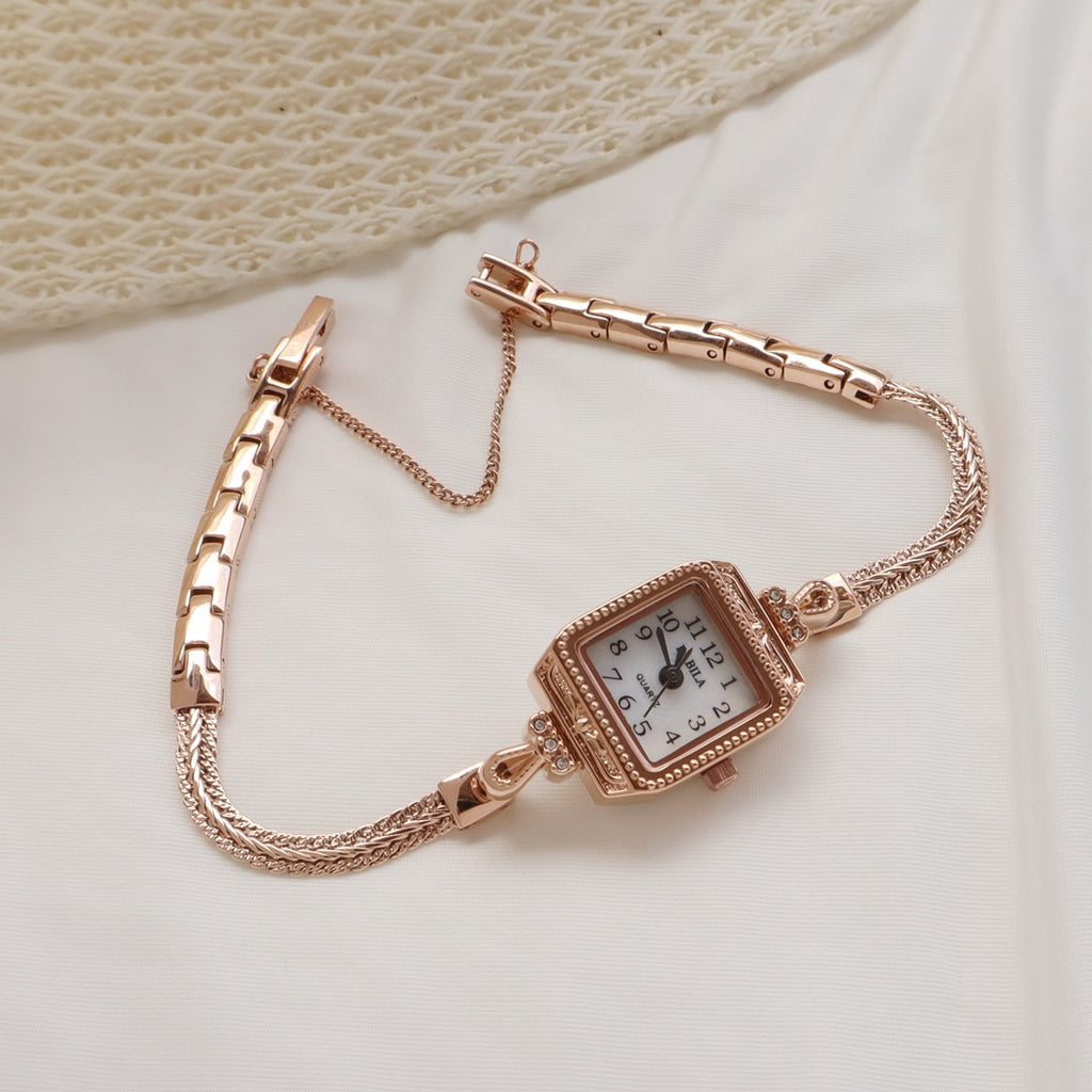 Retro-Armbanduhr mit feinem Band