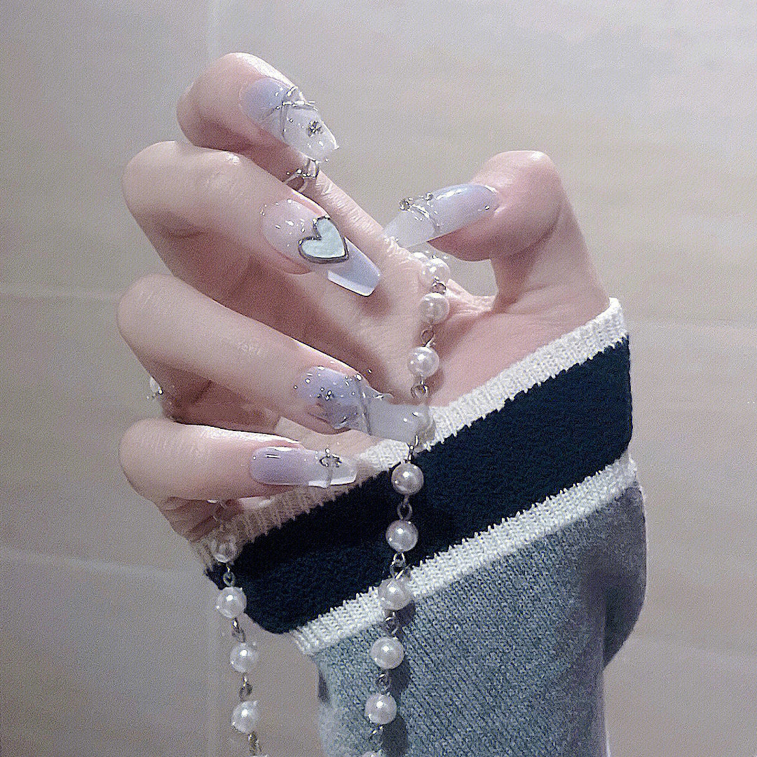 Minimalistische Fake Nails "Blue Ice Rain" | LuxeStyle