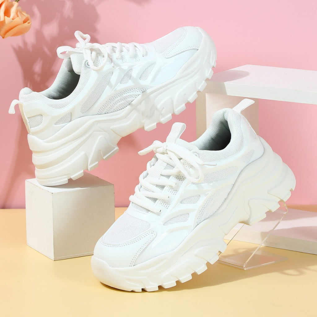 Bequemer Sneaker mit dicker Sohle