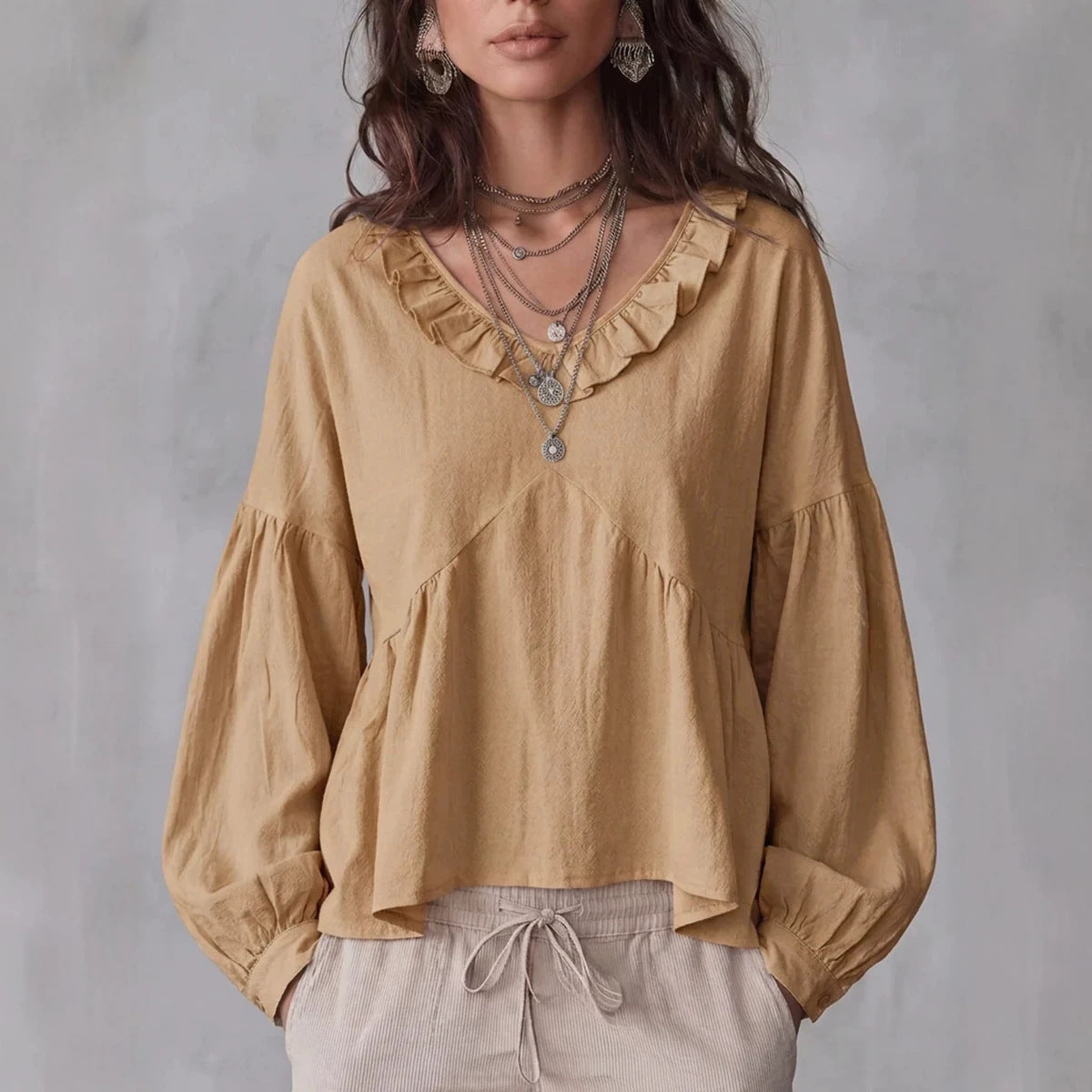 Vintage Bluse mit V-Ausschnitt & Spitze
