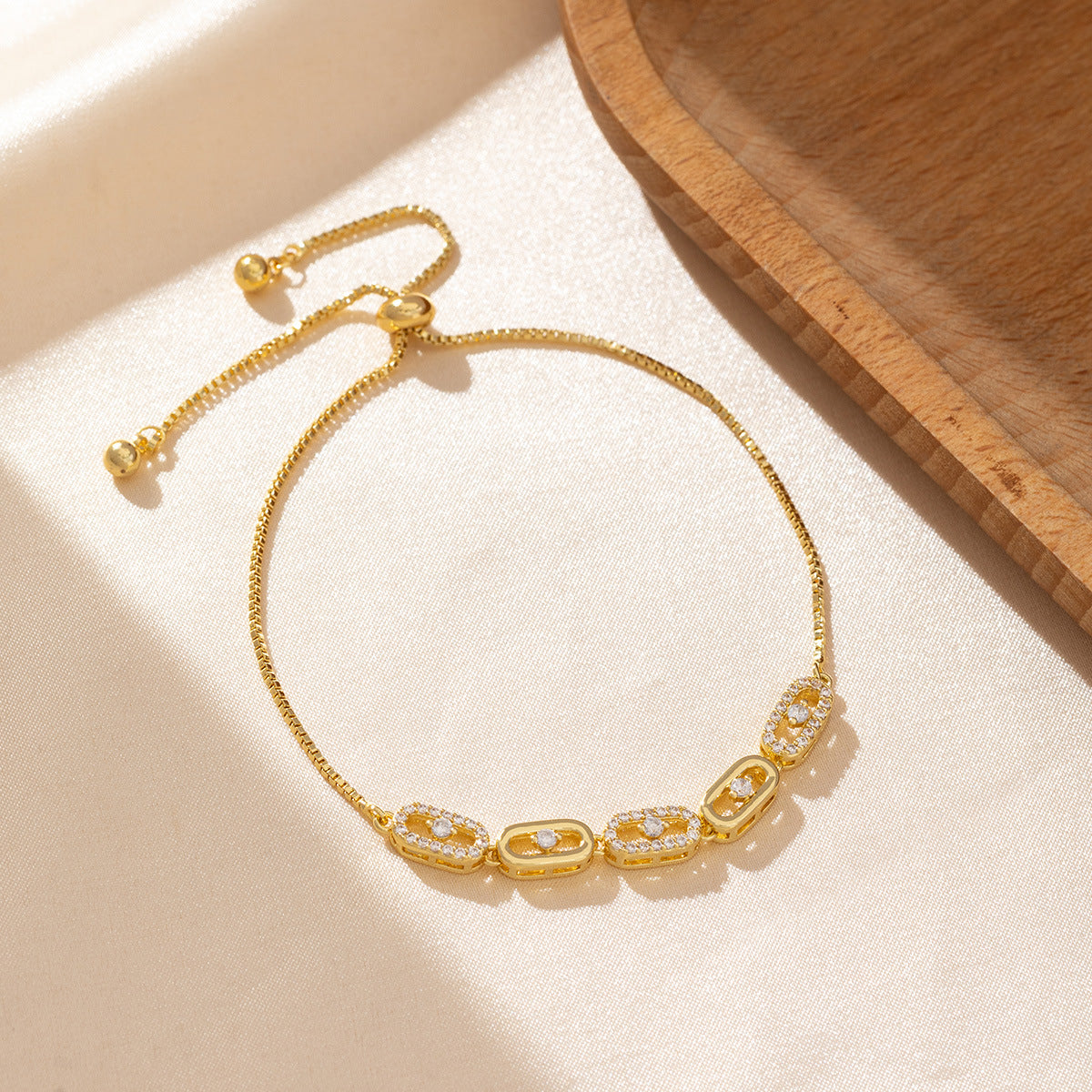 Vergoldetes Armband für Damen – Bild 7 | LuxeStyle