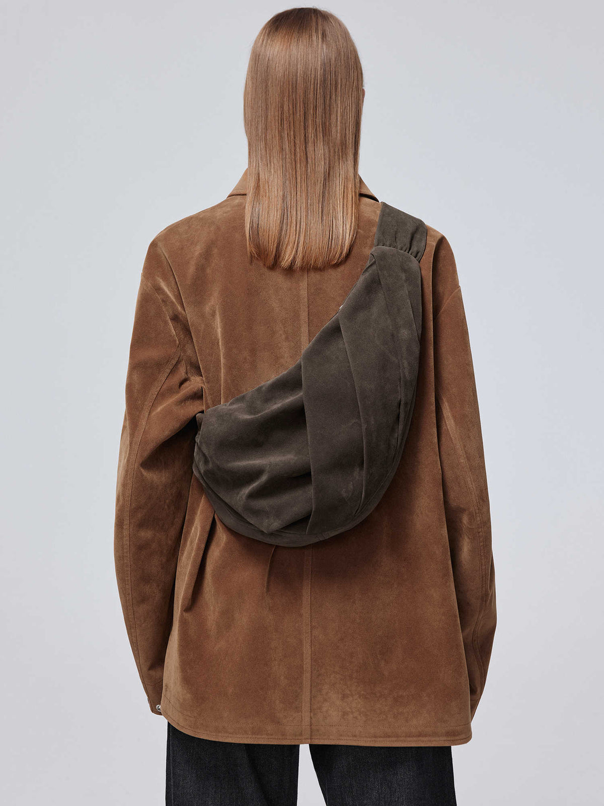 Umhängetasche aus Wildleder – Bild 3 | LuxeStyle