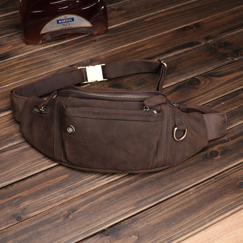 Sportliche Crossbody-Brusttasche aus Leder