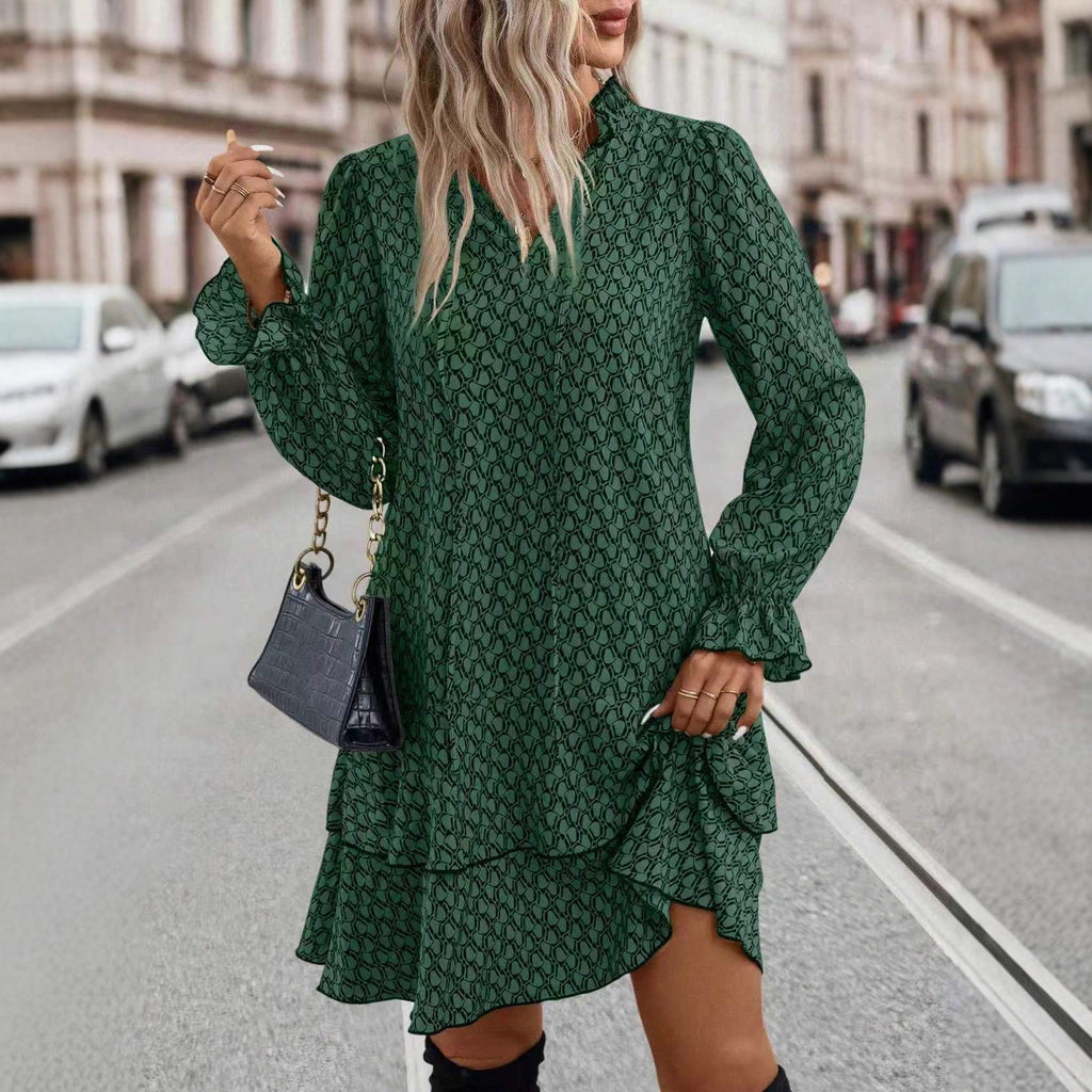 Grünes Printkleid mit ausgestellten Ärmeln und V-Ausschnitt | LuxeStyle