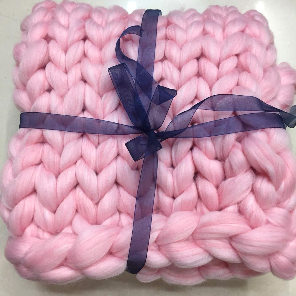 Merino Wolldecke, handgestrickt mit extra-dickem Garn