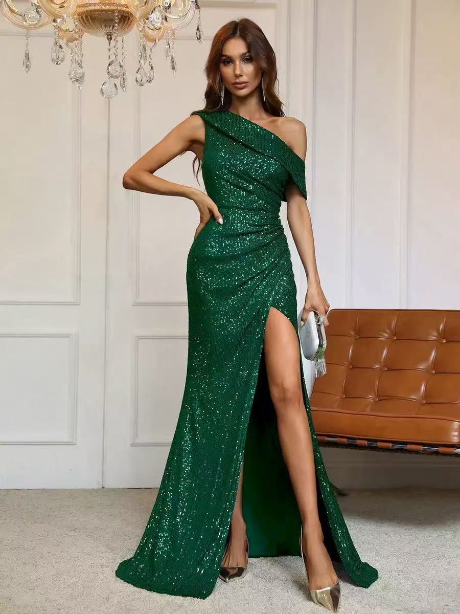 Elegantes Pailletten-Abendkleid mit Schlitz – Bild 3 | LuxeStyle