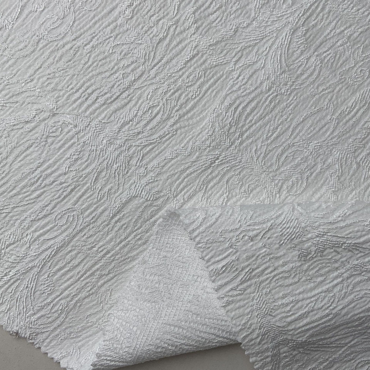 Geprägter Jacquard-Stoff aus Seide, humanoides Muster – Bild 9 | LuxeStyle