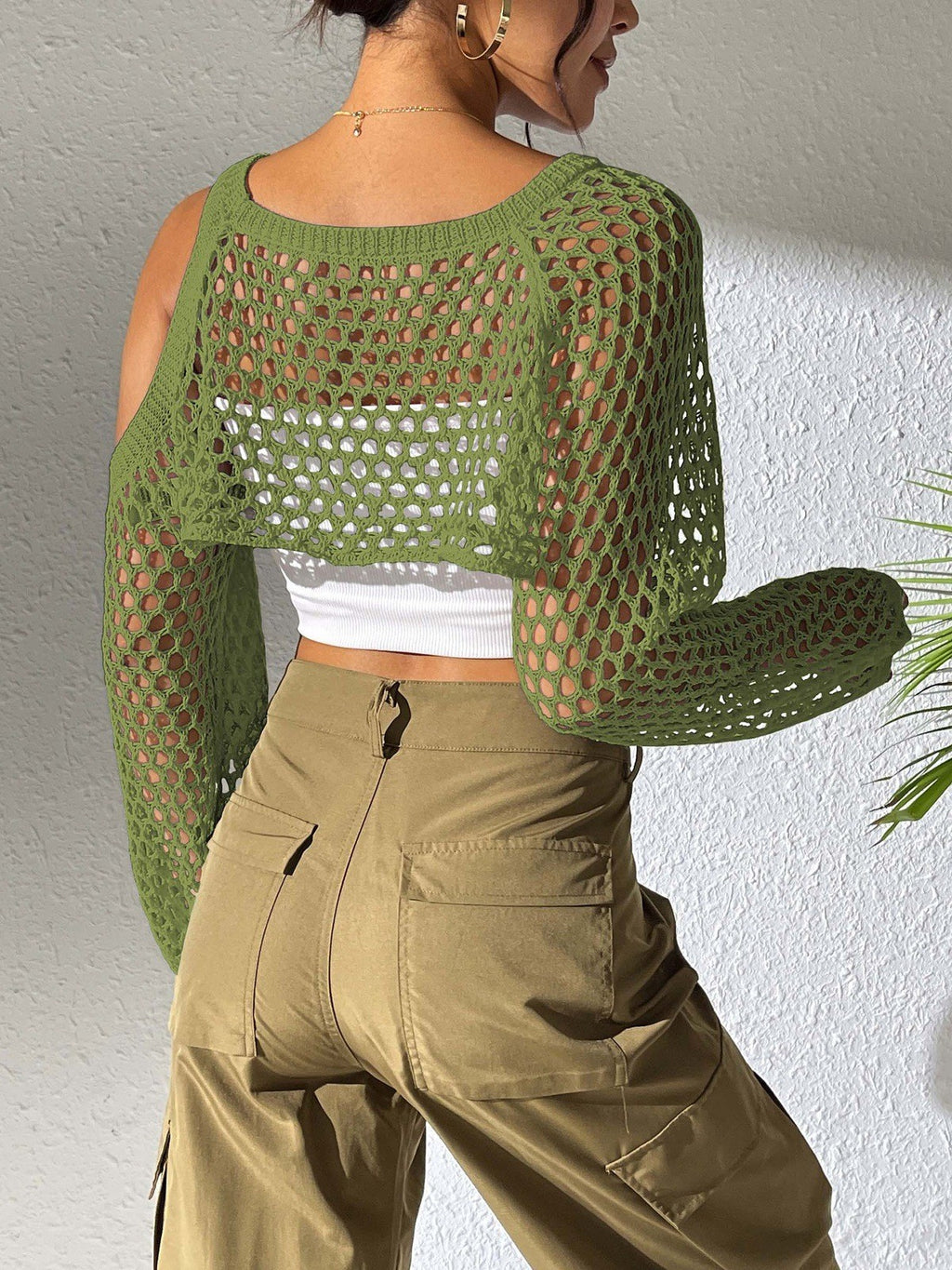 Kurzes Strick-Crop Top mit Cut-Outs