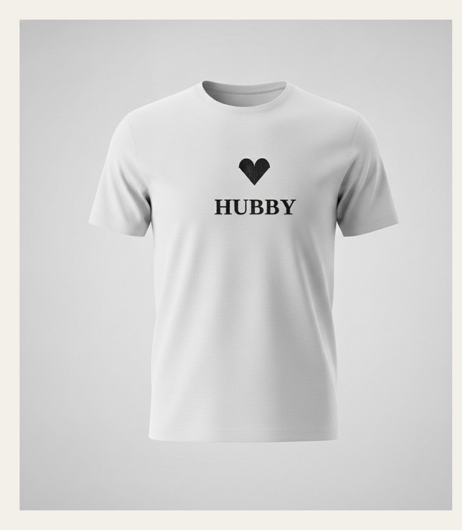 LuxeStyle Hubby & Wifey Partner-Shirts · Couple T-Shirts mit Herz ❤️ – Bild 1 – LuxeStyle Schweiz
