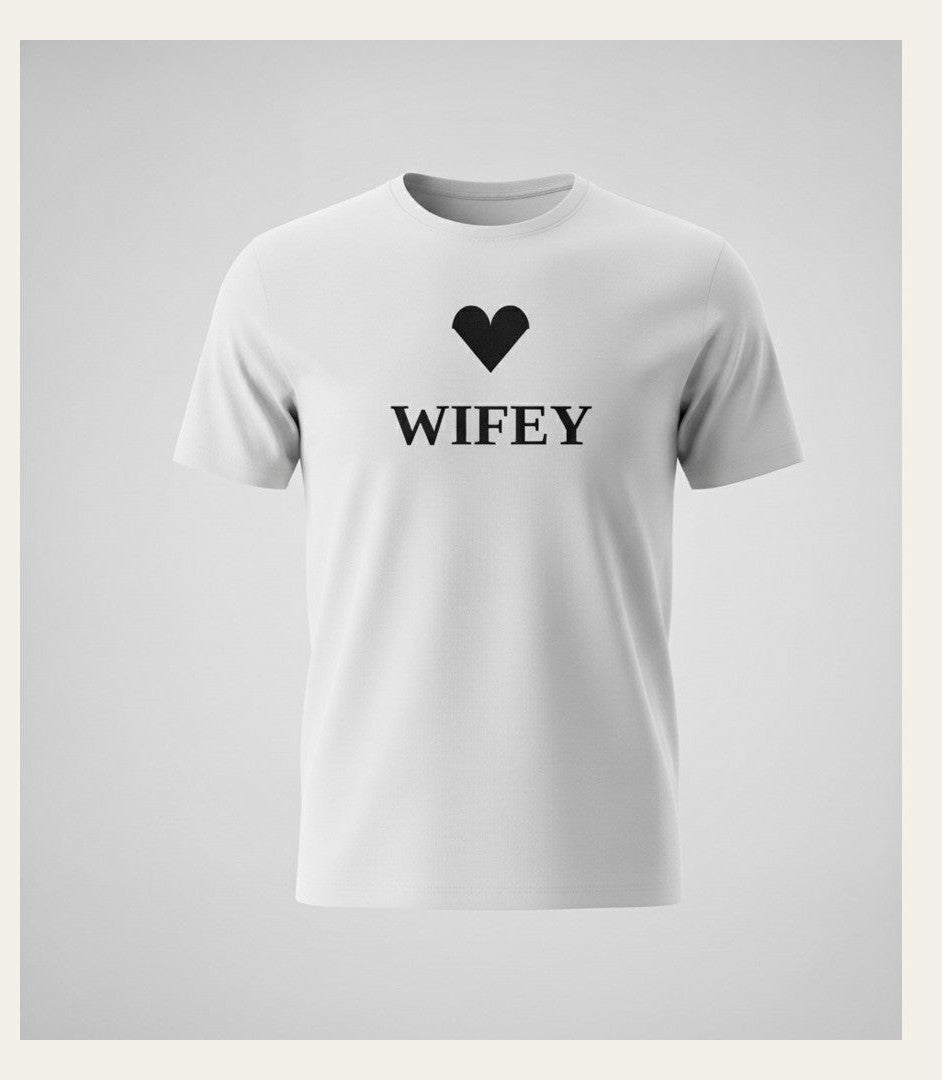 LuxeStyle Hubby & Wifey Partner-Shirts · Couple T-Shirts mit Herz ❤️ – Bild 2 – LuxeStyle Schweiz
