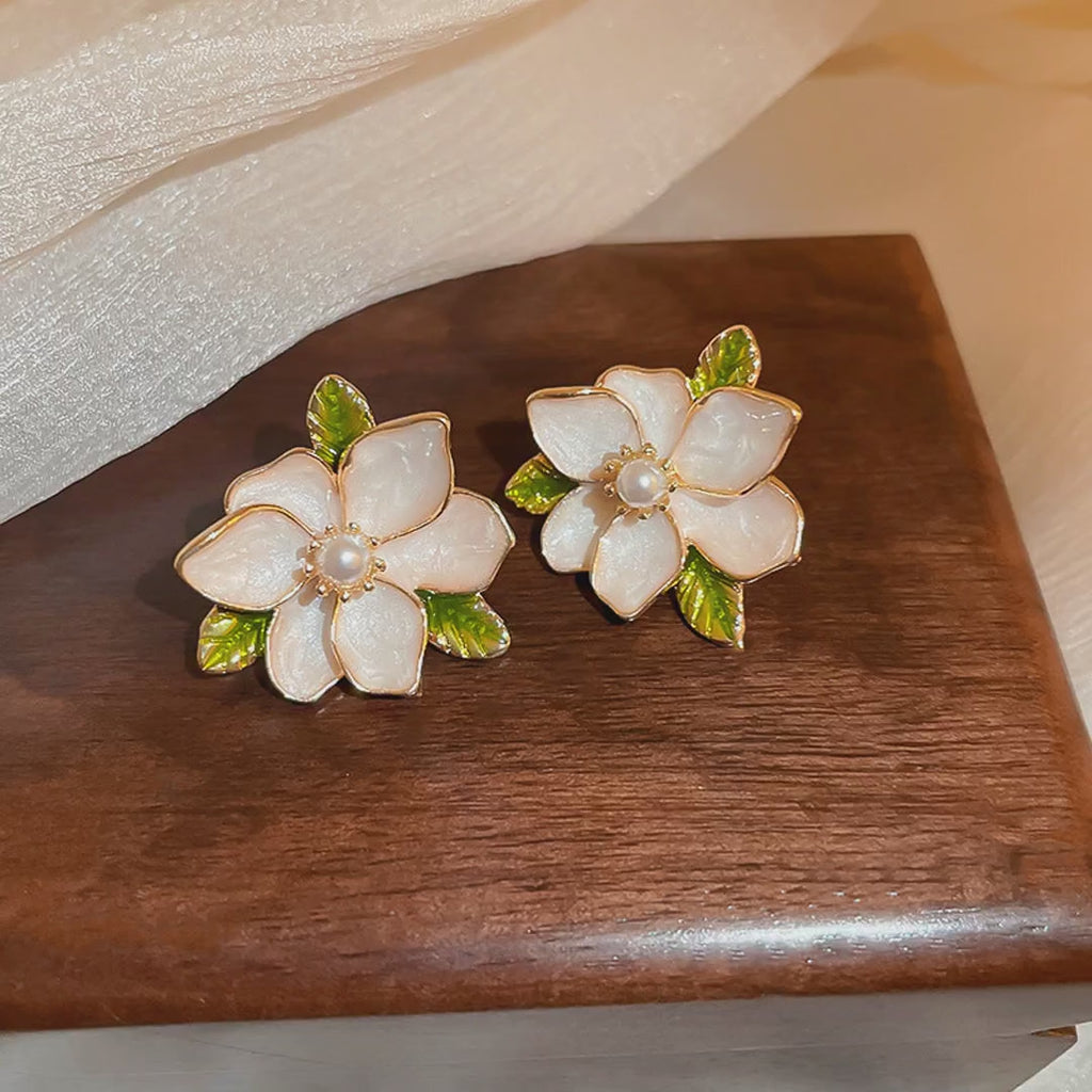 Retro-Ohrhänger mit Emaille-Blumen