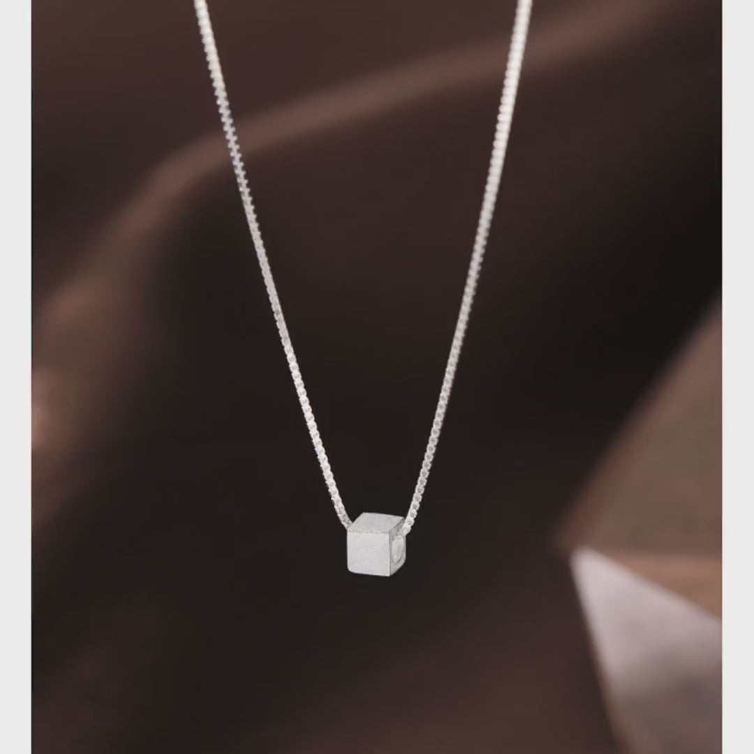 Sterlingsilber-Halskette mit quadratischem Design