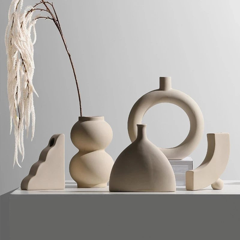 Skulptur-Keramik-Vase · Organische Form, matt – LuxeStyle Schweiz