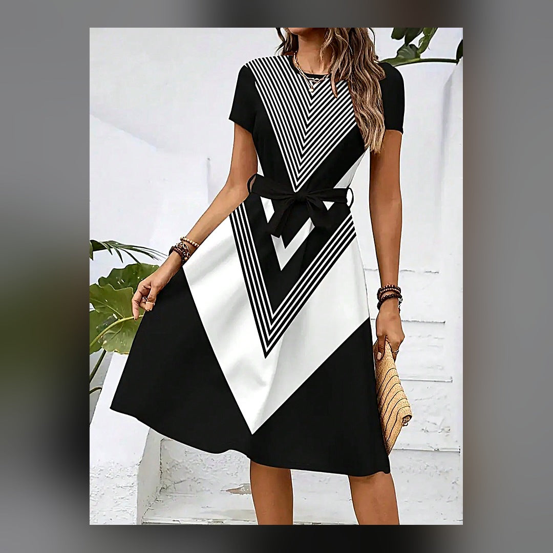 LuxeStyle-Edit · Sommerkleid «Fleur Noir» · Blumen-Print, Midi mit Bindegürtel