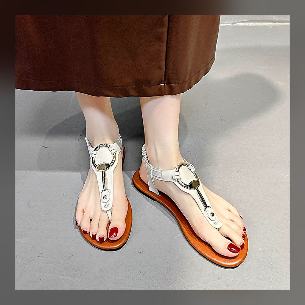 LuxeStyle-Edit · Zehensteg-Sandalen «Riva» · flach, mit Metall-Detail
